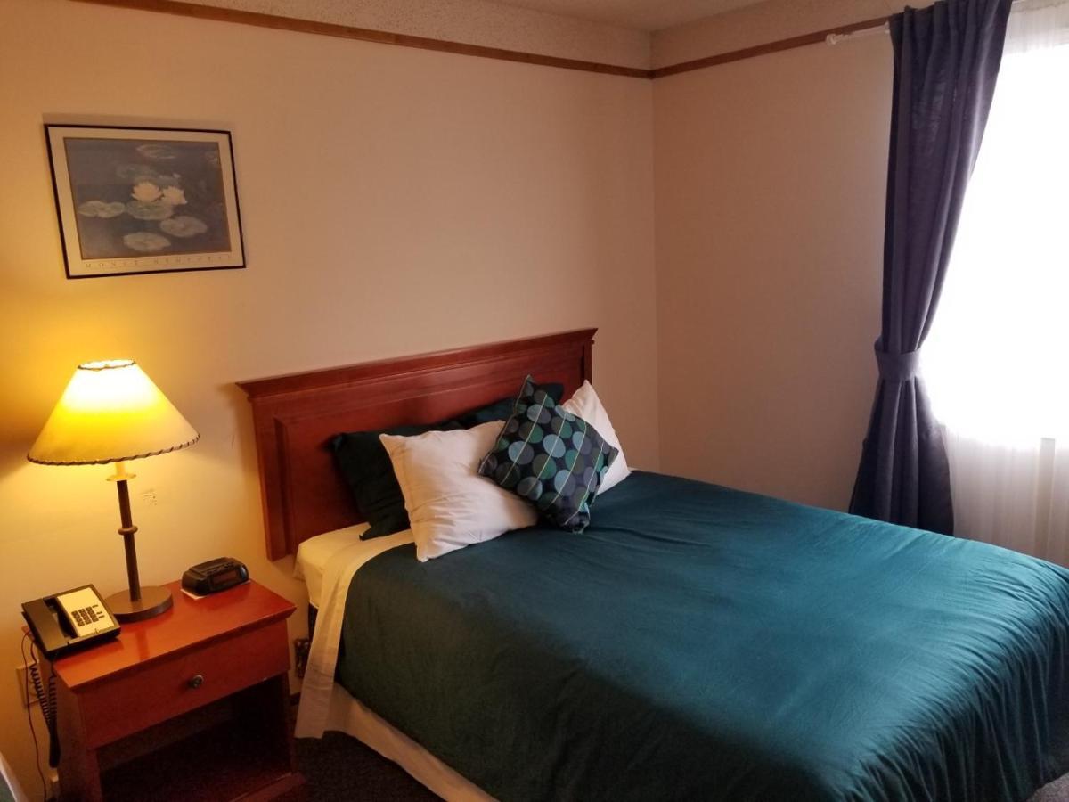 Inn Country Squire